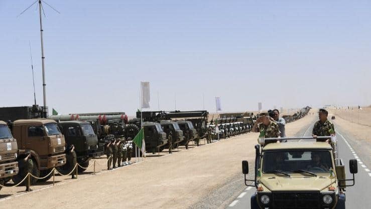 قافلة عسكرية جزائرية في سياق انتشار القوات بالنيجر.